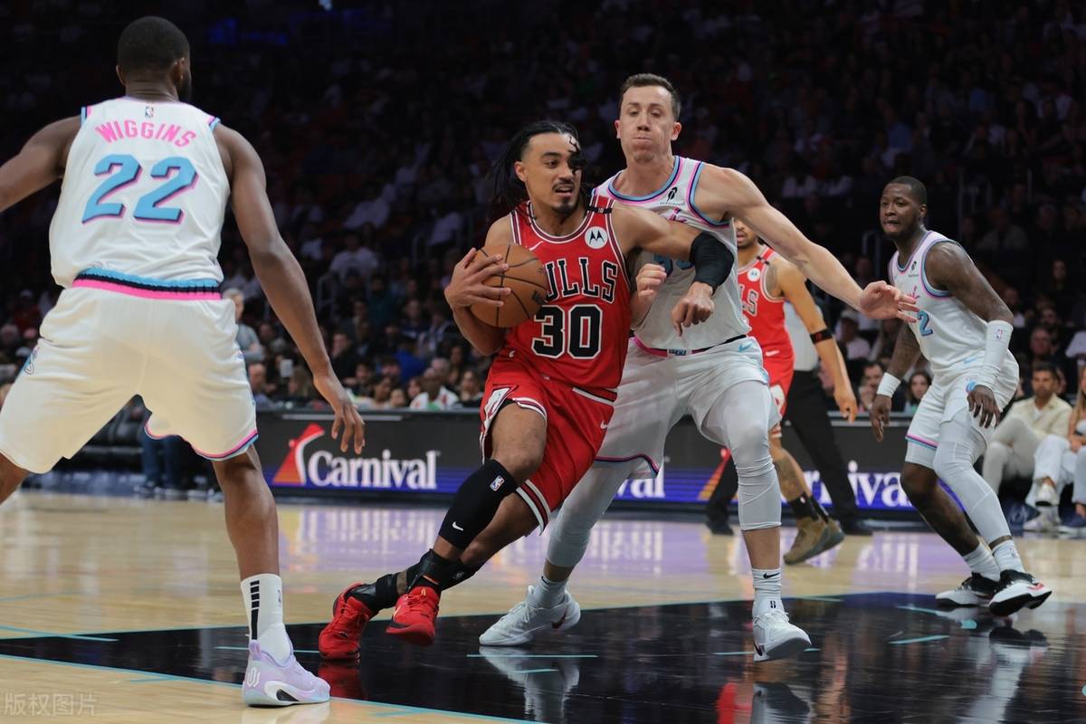 巴特勒陷入低谷，76人连败，三连败球队命运悬念！开云官方网站-