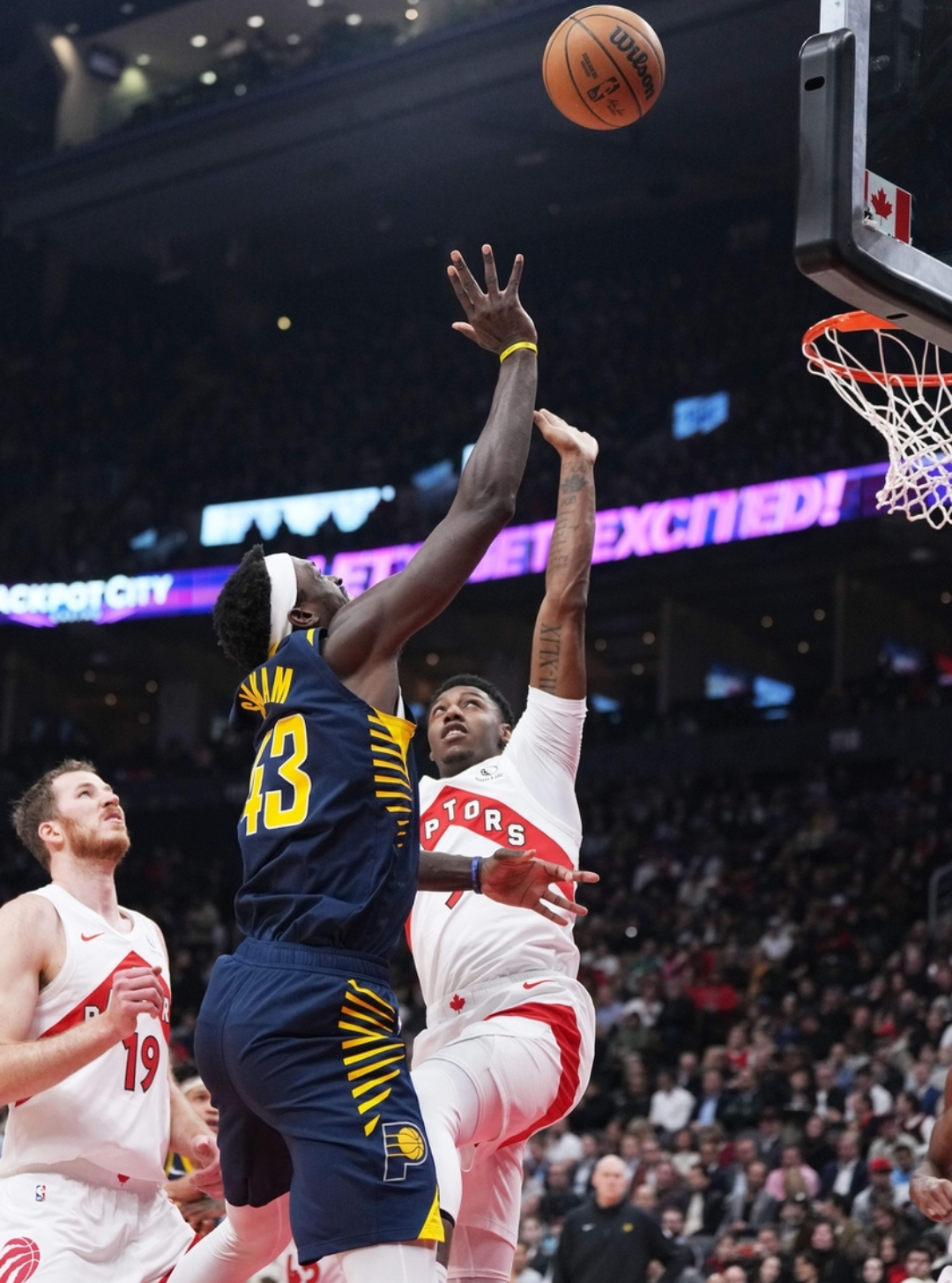 猛龙三巨头联手，西亚卡姆得分突破，三连败冲击季后赛！开云官方网站-